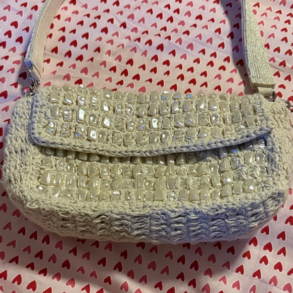 Chic Cream Shoulder Bag - Picture 2 of 5